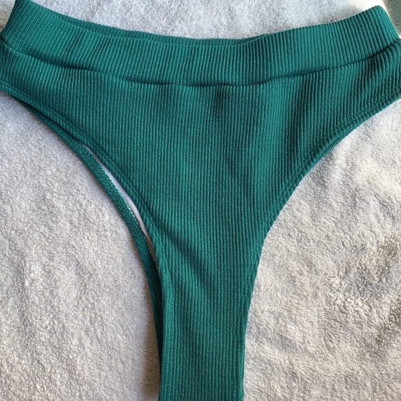 SALE! Set of TWO, never worn bikinis. SO CUTE - Picture 5 of 5